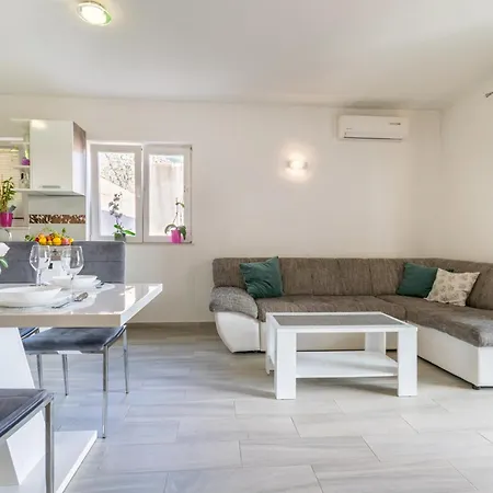 Buljan Apartment *